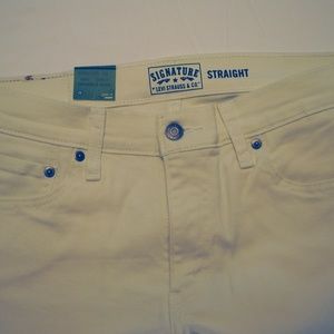 Signature by Levi Strauss and Co. in Men- Off Whit